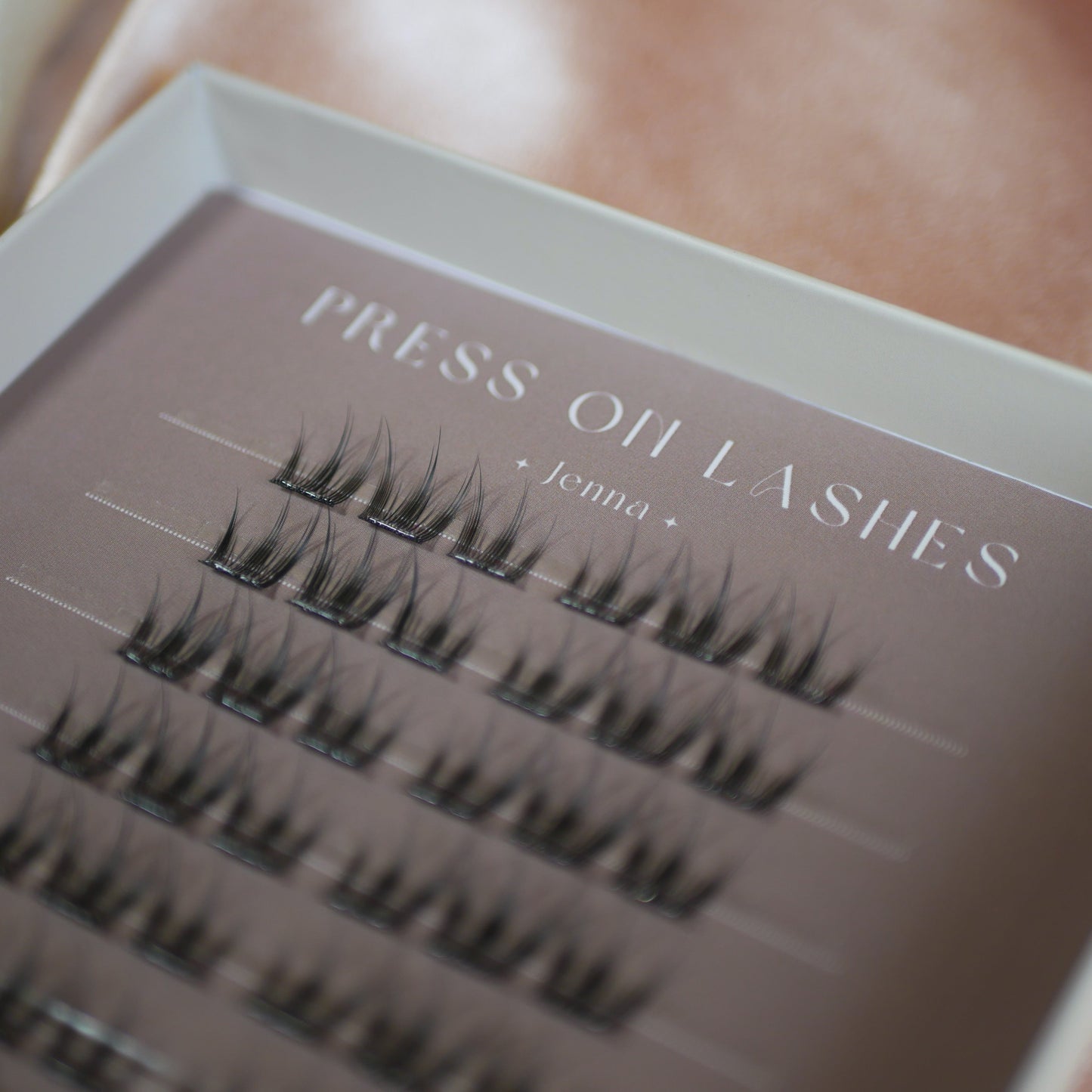 JENNA - Press On Lashes