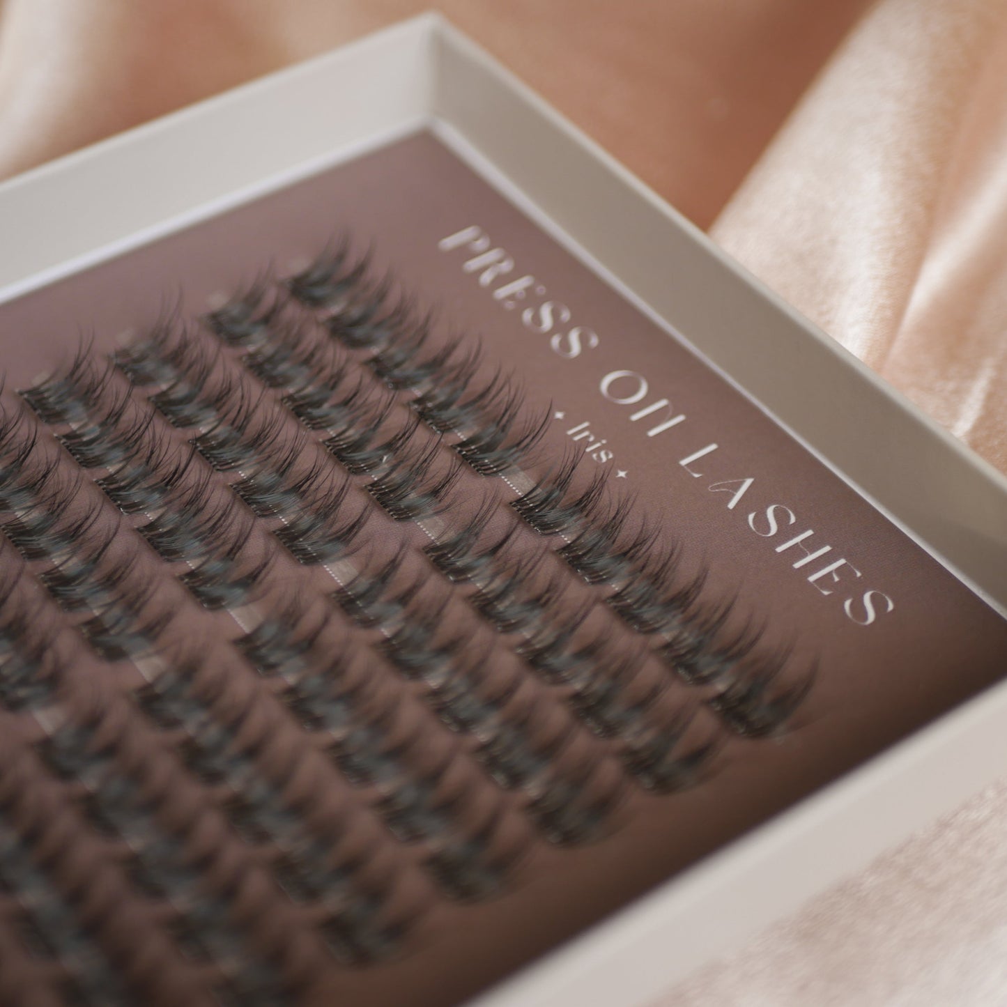 IRIS - Press On Lashes