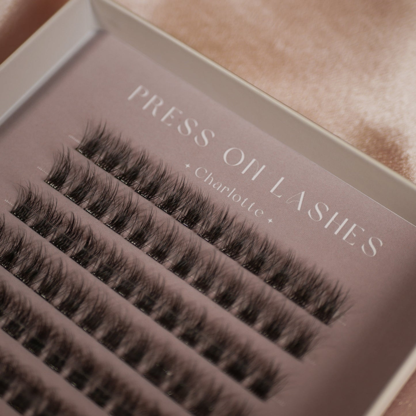 CHARLOTTE - Press On Lashes