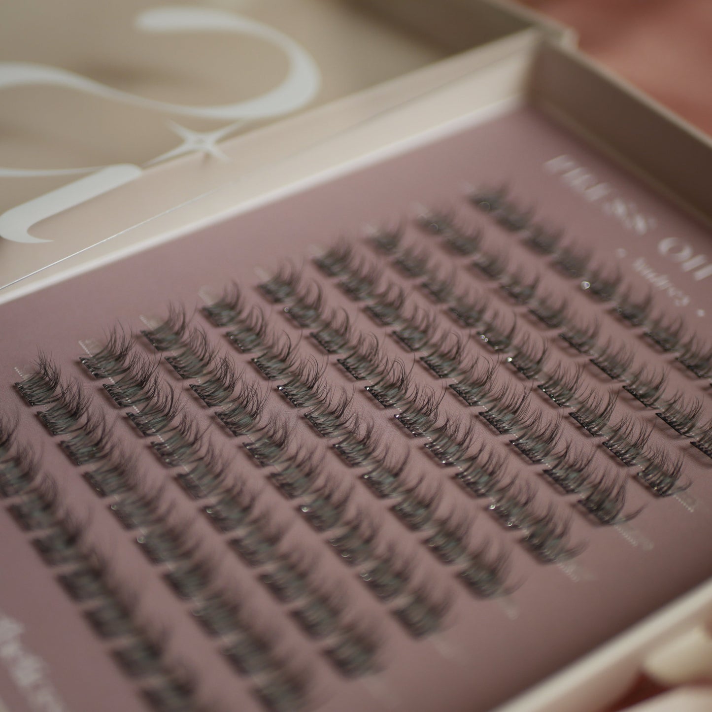 AUDREY - Press On Lashes